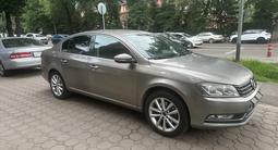 Volkswagen Passat 2014 года за 4 400 000 тг. в Алматы