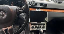 Volkswagen Passat 2014 года за 4 400 000 тг. в Алматы – фото 3
