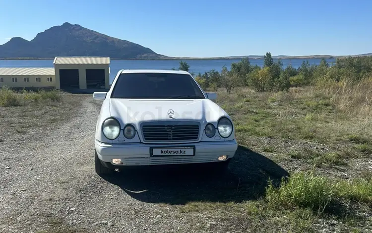 Mercedes-Benz E 200 1996 годаүшін2 500 000 тг. в Астана