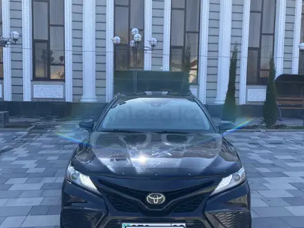 Toyota Camry 2022 года за 13 500 000 тг. в Тараз – фото 2