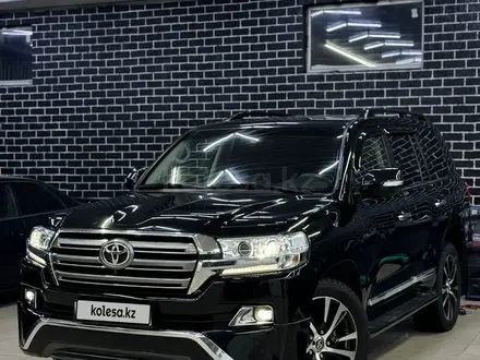 Toyota Land Cruiser 2017 года за 33 000 000 тг. в Уральск