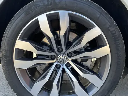Volkswagen Touareg 2019 года за 24 000 000 тг. в Астана – фото 12