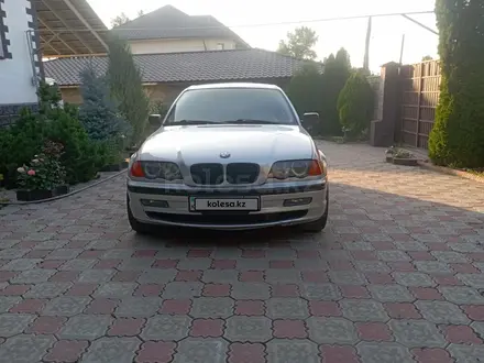 BMW 320 2000 года за 3 400 000 тг. в Алматы