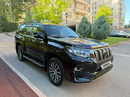 Toyota Land Cruiser Prado 2022 года за 34 200 000 тг. в Алматы – фото 11