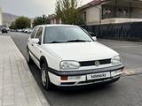 Volkswagen Golf 1994 года за 1 150 000 тг. в Алматы – фото 2