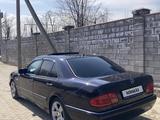 Mercedes-Benz E 280 1999 года за 4 300 000 тг. в Шамалган – фото 2