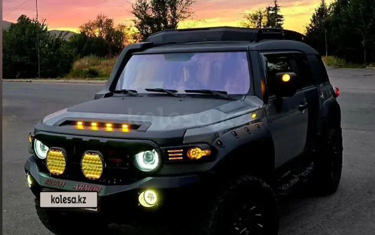 Toyota FJ Cruiser 2007 годаүшін16 500 000 тг. в Алматы