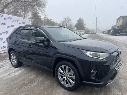 Toyota RAV4 2021 года за 17 100 000 тг. в Костанай – фото 18