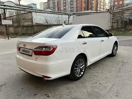 Toyota Camry 2015 года за 13 000 000 тг. в Алматы – фото 2