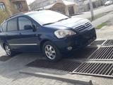 Toyota Avensis Verso 2004 года за 4 200 000 тг. в Атырау – фото 2