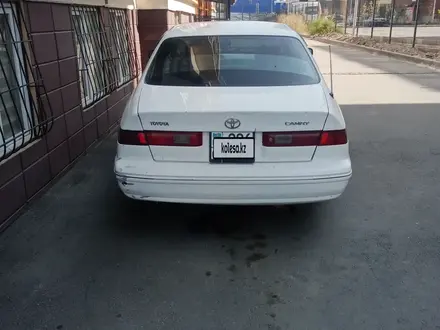 Toyota Camry 1997 года за 2 100 000 тг. в Алматы – фото 3