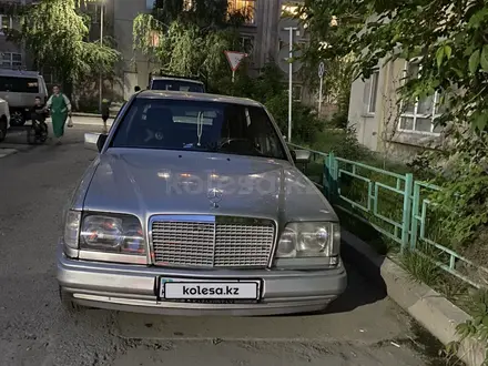 Mercedes-Benz E 220 1993 года за 2 000 000 тг. в Алматы – фото 10