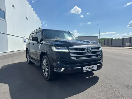 Toyota Land Cruiser 2023 года за 57 000 000 тг. в Астана