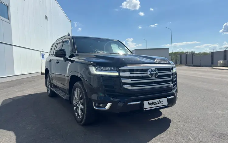Toyota Land Cruiser 2023 года за 57 000 000 тг. в Астана