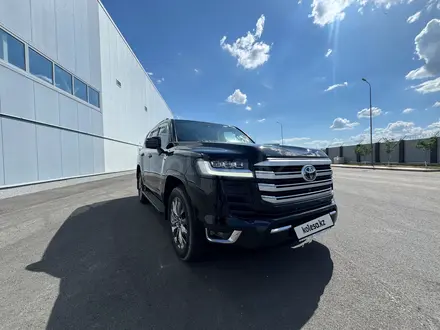 Toyota Land Cruiser 2023 года за 57 000 000 тг. в Астана – фото 2