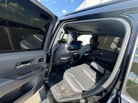 Toyota Land Cruiser 2023 года за 57 000 000 тг. в Астана – фото 9