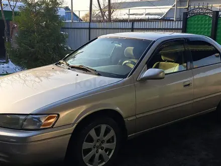 Toyota Camry 1998 года за 3 500 000 тг. в Алматы – фото 7