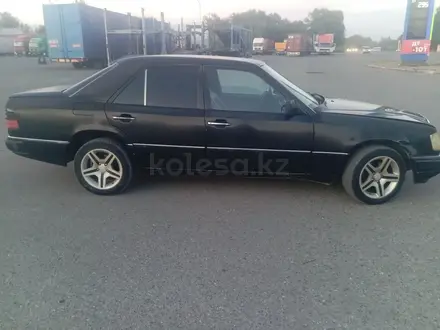 Mercedes-Benz E 230 1991 года за 850 000 тг. в Жаркент – фото 4