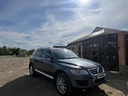 Volkswagen Touareg 2007 года за 6 300 000 тг. в Сатпаев – фото 3