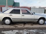 Mercedes-Benz E 230 1986 года за 1 300 000 тг. в Тараз – фото 5