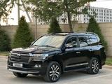 Toyota Land Cruiser 2018 года за 37 500 000 тг. в Шымкент
