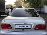 Mercedes-Benz E 230 1996 года за 2 300 000 тг. в Алматы – фото 4