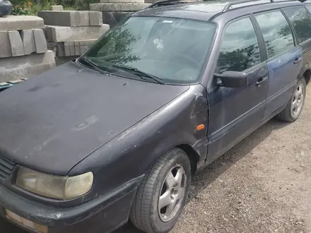 Volkswagen Passat 1993 года за 1 200 000 тг. в Астана – фото 2