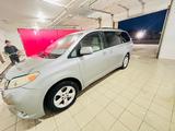 Toyota Sienna 2012 года за 6 000 000 тг. в Атырау – фото 2