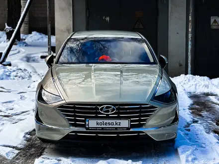 Hyundai Sonata 2019 года за 11 000 000 тг. в Алматы