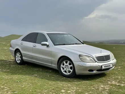 Mercedes-Benz S 320 2001 года за 4 500 000 тг. в Кордай – фото 3