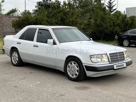 Mercedes-Benz E 200 1991 года за 1 700 000 тг. в Алматы – фото 5