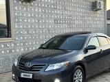 Toyota Camry 2011 года за 5 300 000 тг. в Уральск – фото 2