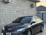 Toyota Camry 2011 года за 5 300 000 тг. в Уральск – фото 3