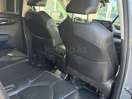 Toyota Highlander 2022 года за 24 800 000 тг. в Актау – фото 9