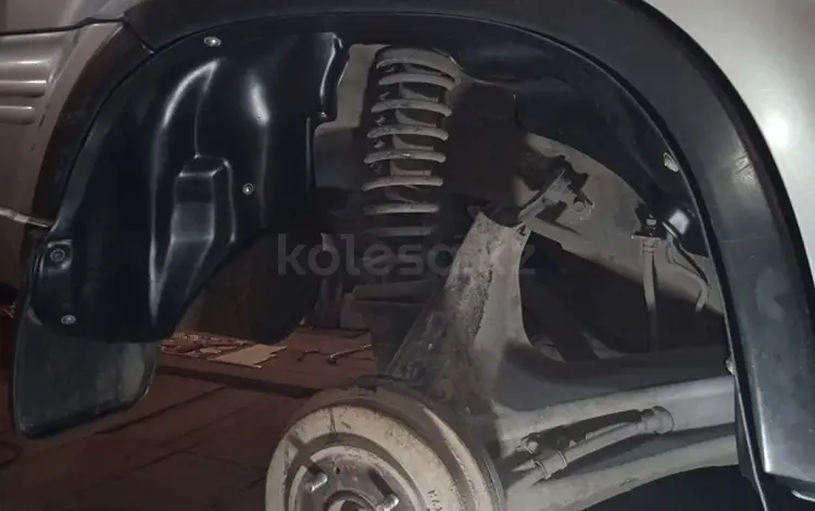 Подкрылки Honda CR-V за 20 000 тг. в Актобе