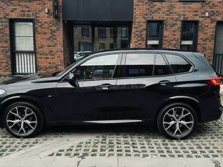 BMW X5 2021 года за 36 900 000 тг. в Алматы – фото 3