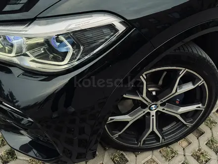 BMW X5 2021 года за 36 900 000 тг. в Алматы – фото 8