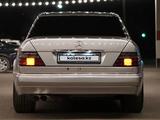 Mercedes-Benz E 200 1995 года за 6 000 000 тг. в Уральск – фото 2