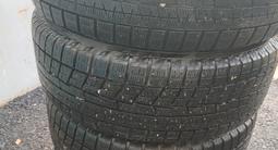 Комплект резины 215/55/17 за 125 000 тг. в Павлодар