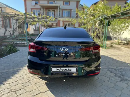 Hyundai Elantra 2019 года за 8 499 999 тг. в Актау – фото 4