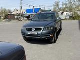 Volkswagen Touareg 2004 годаүшін5 500 000 тг. в Караганда – фото 2