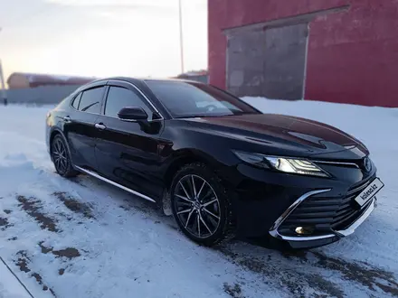 Toyota Camry 2023 года за 15 500 000 тг. в Астана – фото 2