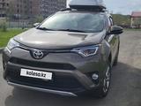 Toyota RAV4 2018 года за 13 500 000 тг. в Усть-Каменогорск