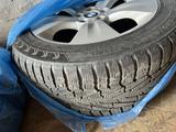 Комплект разноширокой зимней резины. за 200 000 тг. в Астана