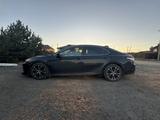Toyota Camry 2020 года за 9 500 000 тг. в Кокшетау – фото 2