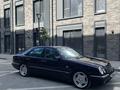 Mercedes-Benz E 320 1996 года за 3 800 000 тг. в Атырау – фото 2