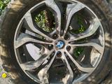 BMW X5 оригинал диск за 300 000 тг. в Алматы