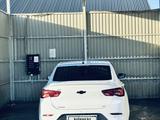 Chevrolet Onix 2025 года за 5 300 000 тг. в Караганда – фото 3