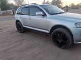 Volkswagen Touareg 2002 года за 5 500 000 тг. в Павлодар – фото 2