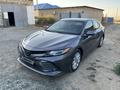 Toyota Camry 2018 года за 8 500 000 тг. в Атырау – фото 6